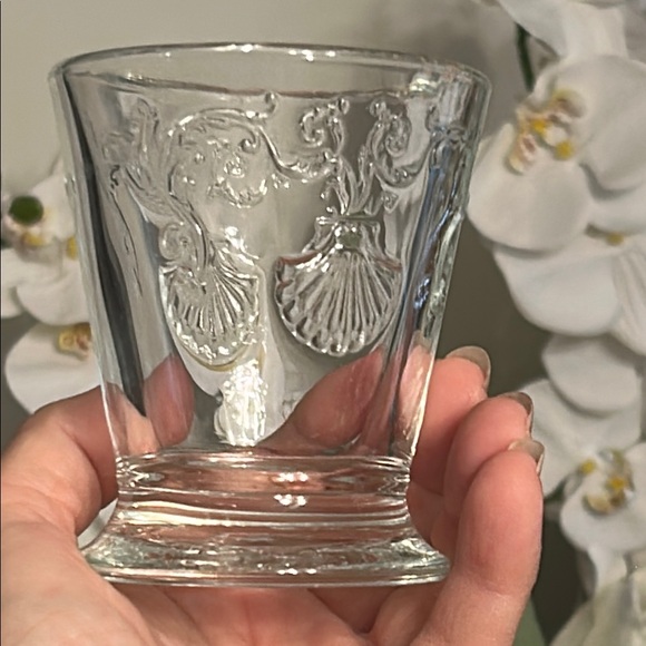 Vintage La Rochere Clairey Versailles Embossed Shell and Flower Tumblerr 8oz - Picture 8 of 8